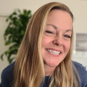 Meet your Posher, Dana